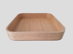 Met deze houten vierkante speelbak kan je veel leuke dingen doen. Ook mooi om je spulletjes op te bergen.